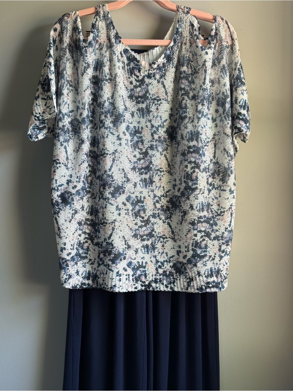 Made in Italy White Summer Weight Cold Shoulder High Quality Knit Top - Picture 12 of 15